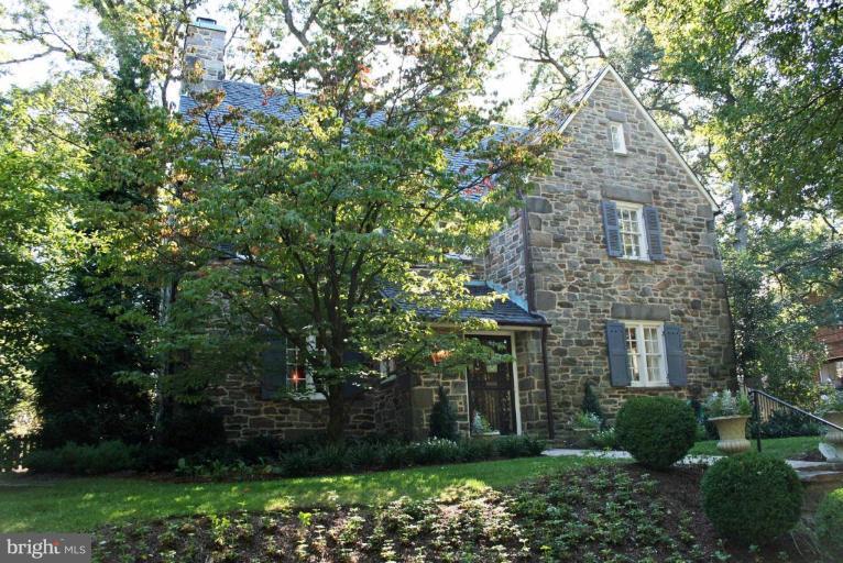 201 Goodale Road Baltimore, MD 21212 - Photo 1 of 30 a brick building with trees in front of it