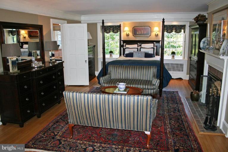 201 Goodale Road Baltimore, MD 21212 - Photo 16 of 30 a bedroom with furniture and a window