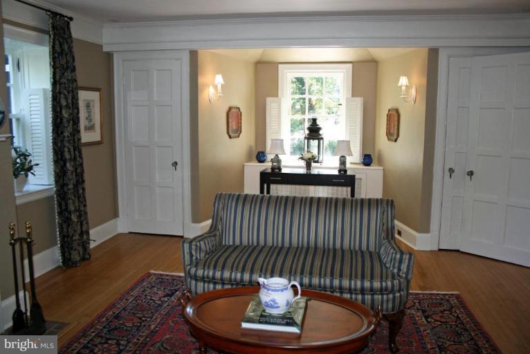 201 Goodale Road Baltimore, MD 21212 - Photo 17 of 30 a bedroom with furniture and a window