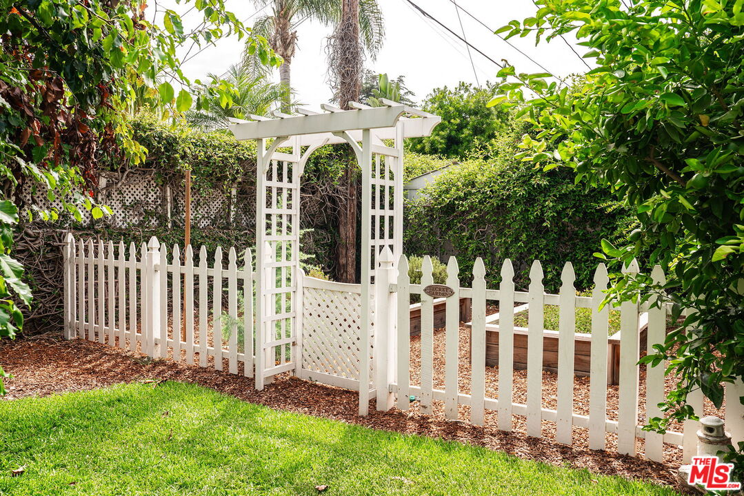 2166 Las Lunas Street Pasadena, CA 91107 - Photo 49 of 64