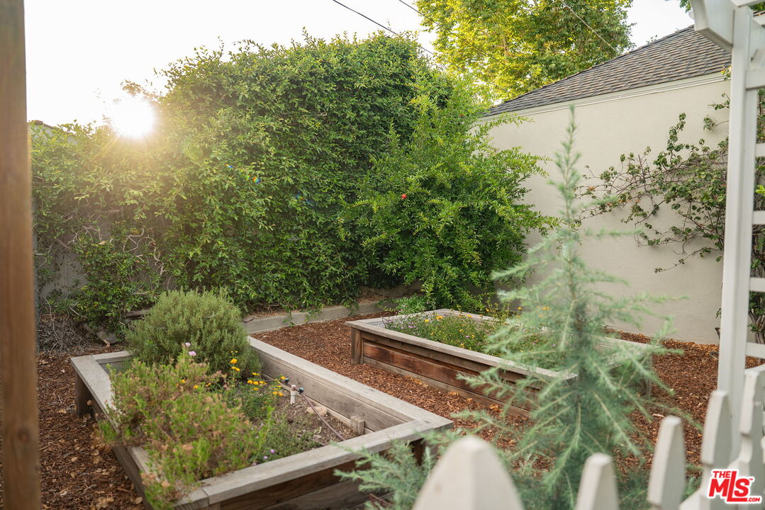 2166 Las Lunas Street Pasadena, CA 91107 - Photo 50 of 64