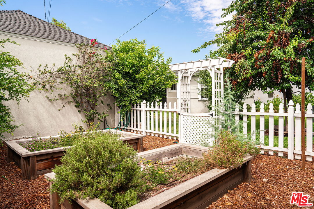 2166 Las Lunas Street Pasadena, CA 91107 - Photo 51 of 64 a view of a bench in balcony