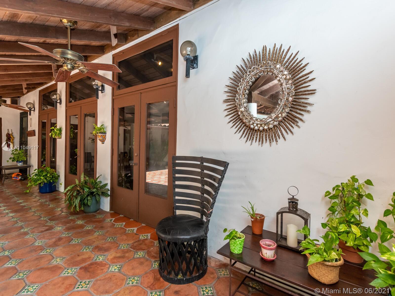 2811 Emathla Street Miami, FL 33133 - Photo 11 of 92