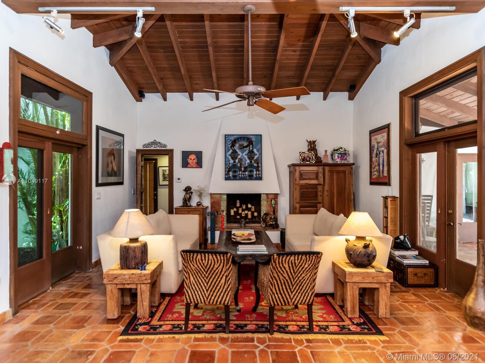 2811 Emathla Street Miami, FL 33133 - Photo 13 of 92