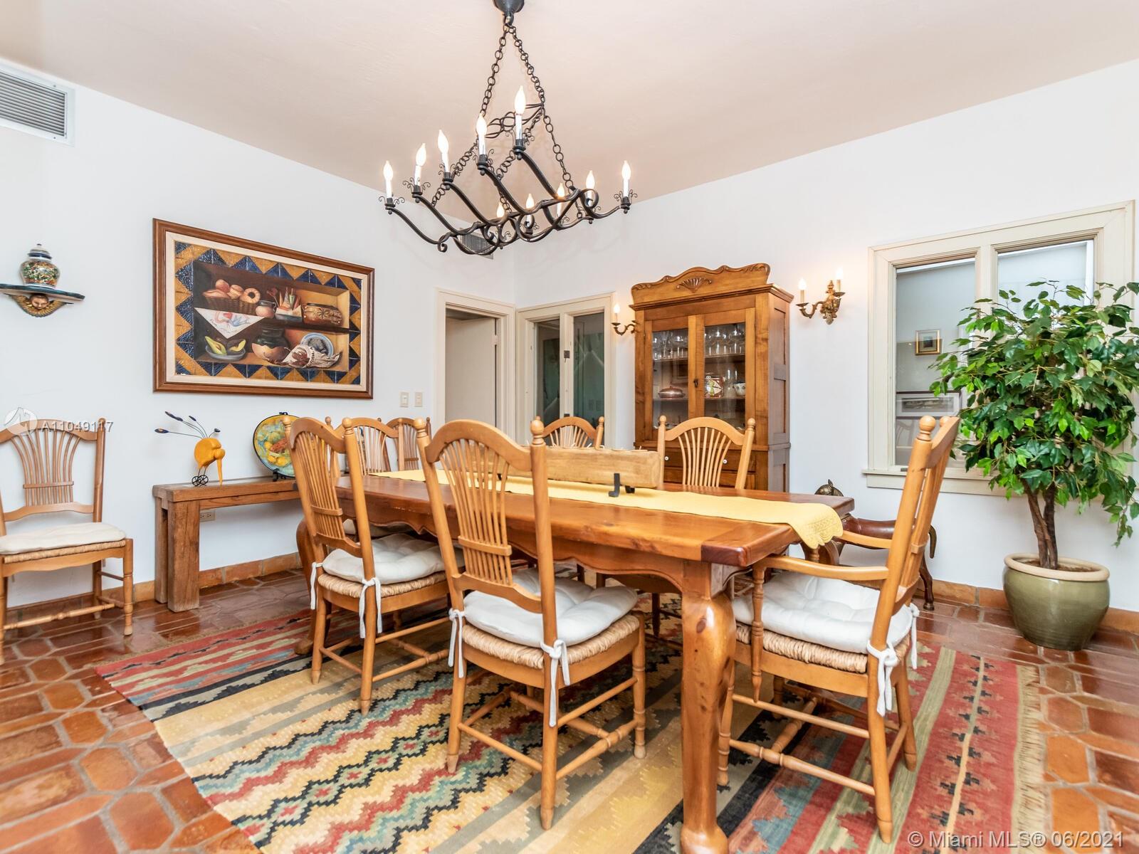 2811 Emathla Street Miami, FL 33133 - Photo 19 of 92