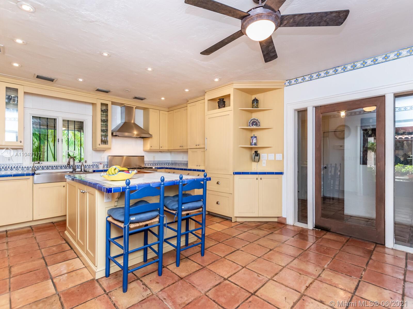 2811 Emathla Street Miami, FL 33133 - Photo 29 of 92