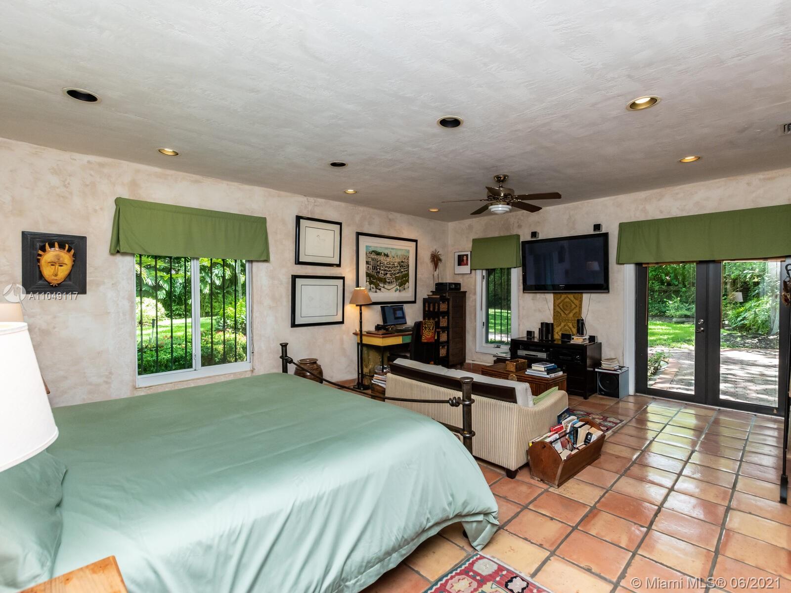 2811 Emathla Street Miami, FL 33133 - Photo 35 of 92