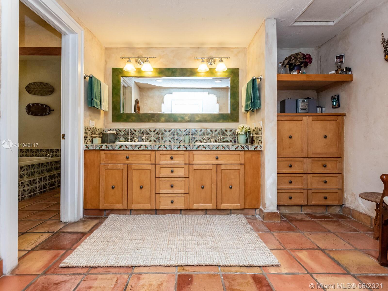 2811 Emathla Street Miami, FL 33133 - Photo 36 of 92