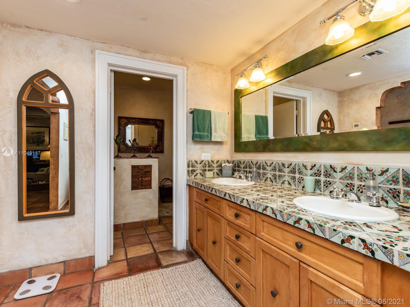 2811 Emathla Street Miami, FL 33133 - Photo 37 of 92