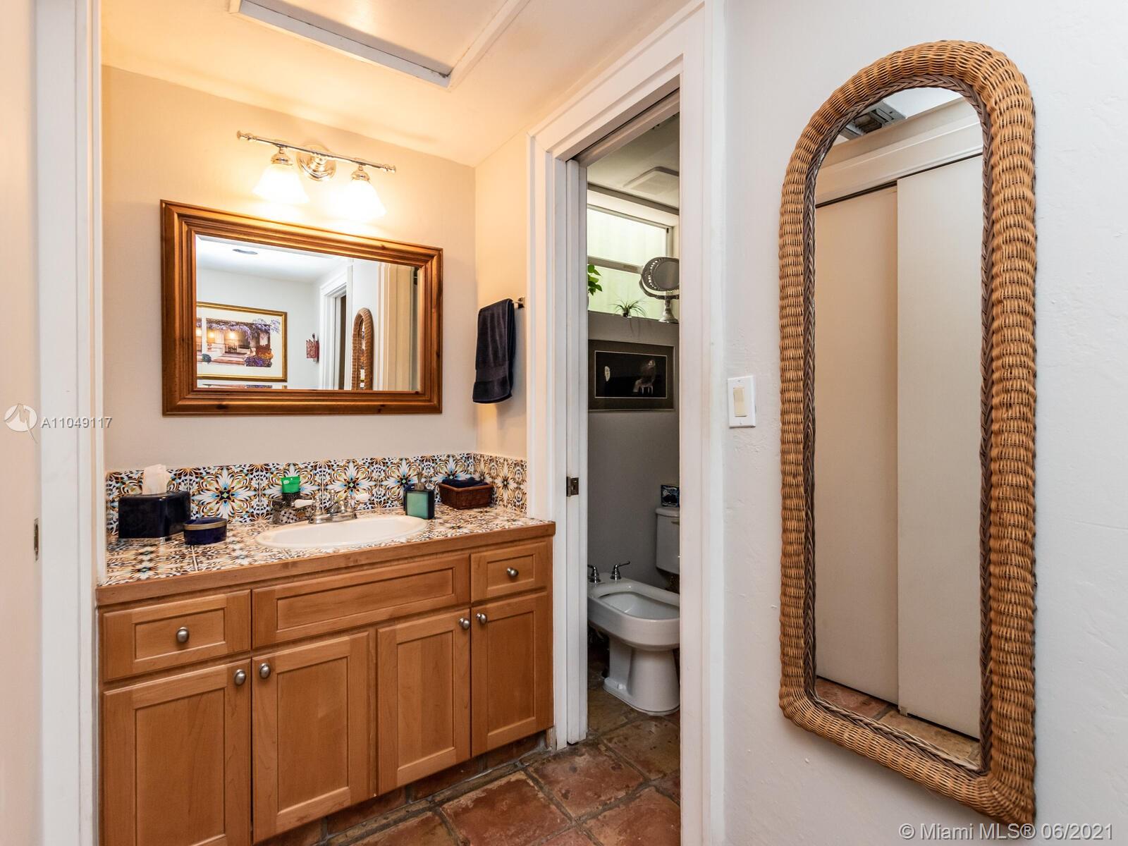 2811 Emathla Street Miami, FL 33133 - Photo 57 of 92