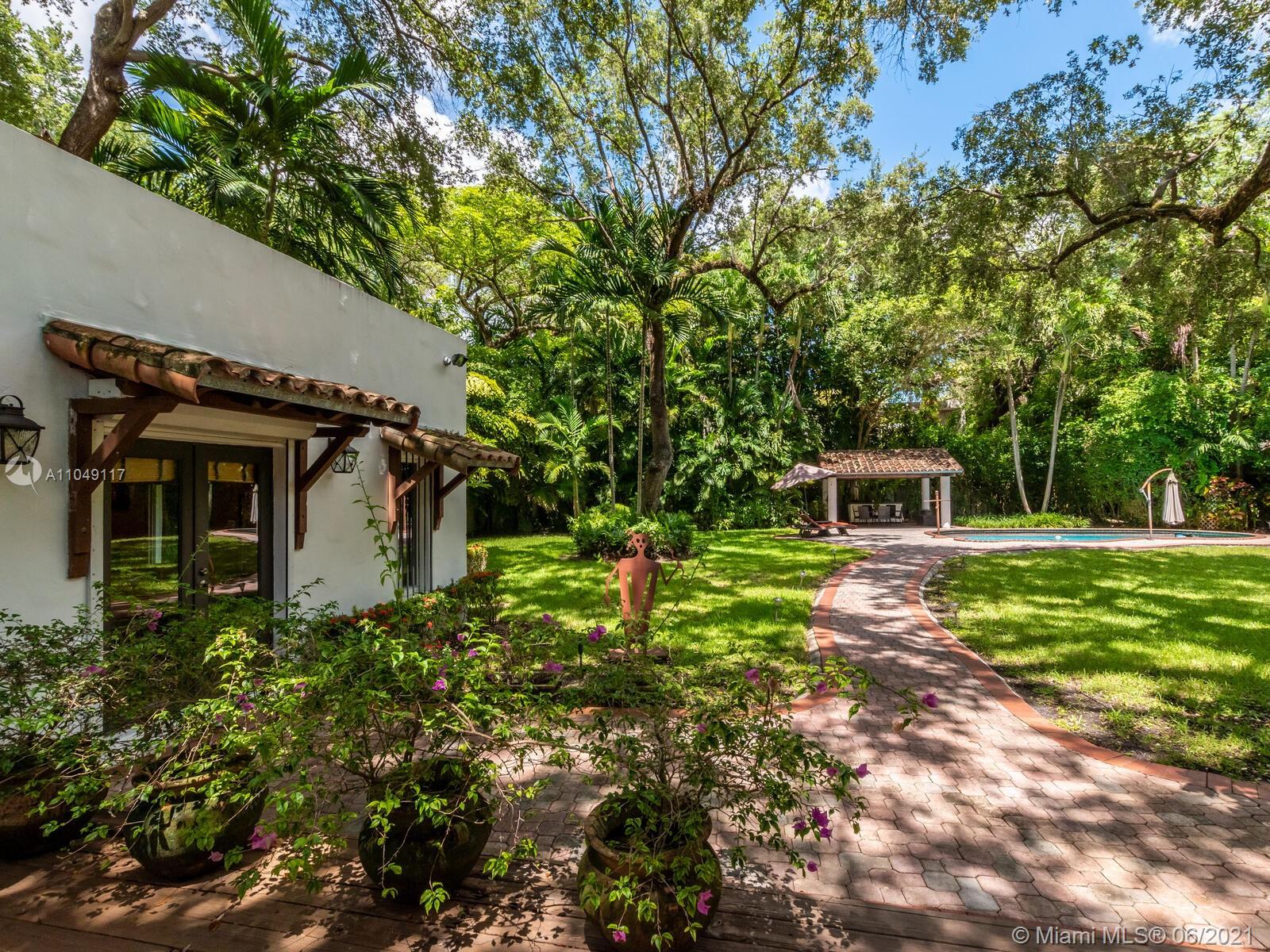 2811 Emathla Street Miami, FL 33133 - Photo 74 of 92