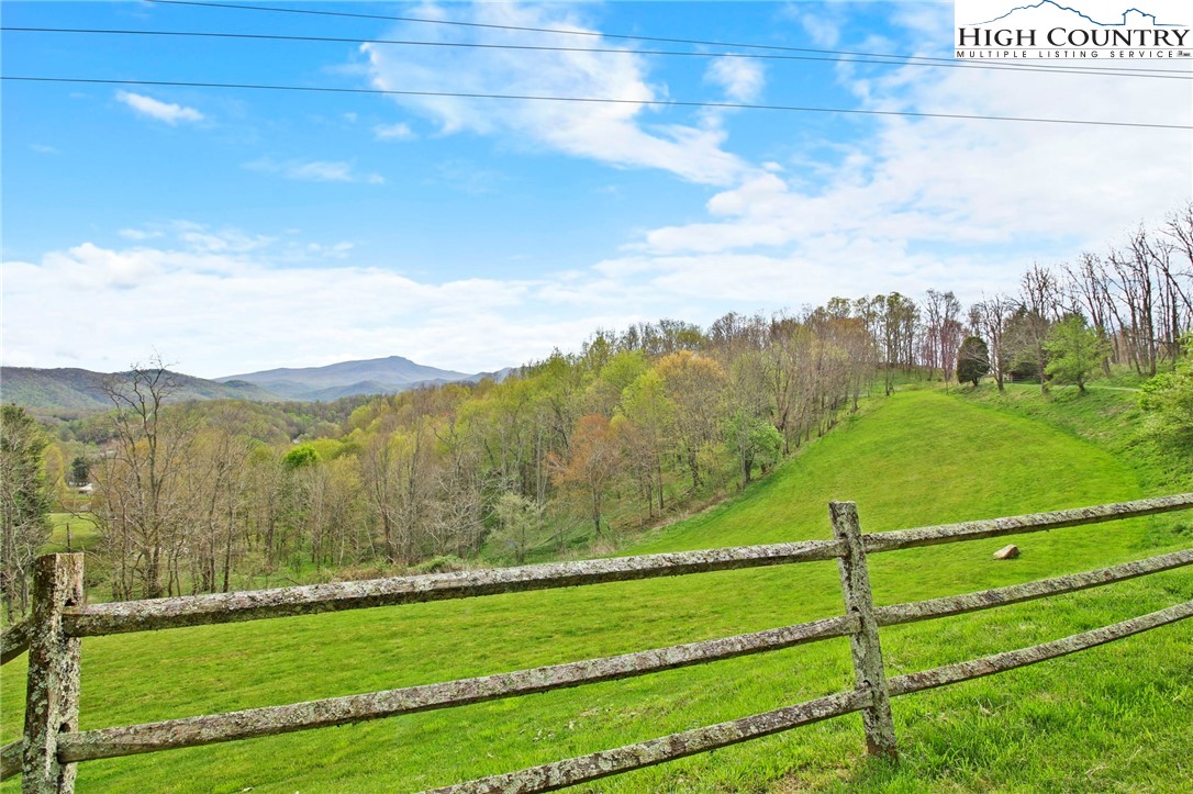 690-692 Lynn Hill Road Vilas, NC 28692 - Photo 13 of 50