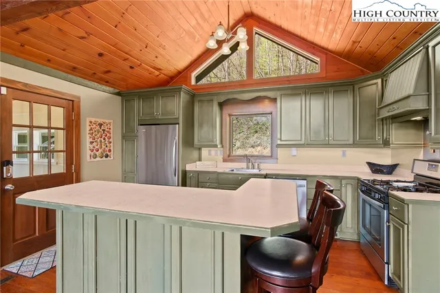 a bathroom with sink and a mirror