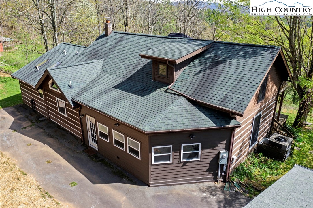 690-692 Lynn Hill Road Vilas, NC 28692 - Photo 9 of 50