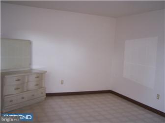 440 Raubsville Road Easton, PA 18042 - Photo 4 of 8 Living Room