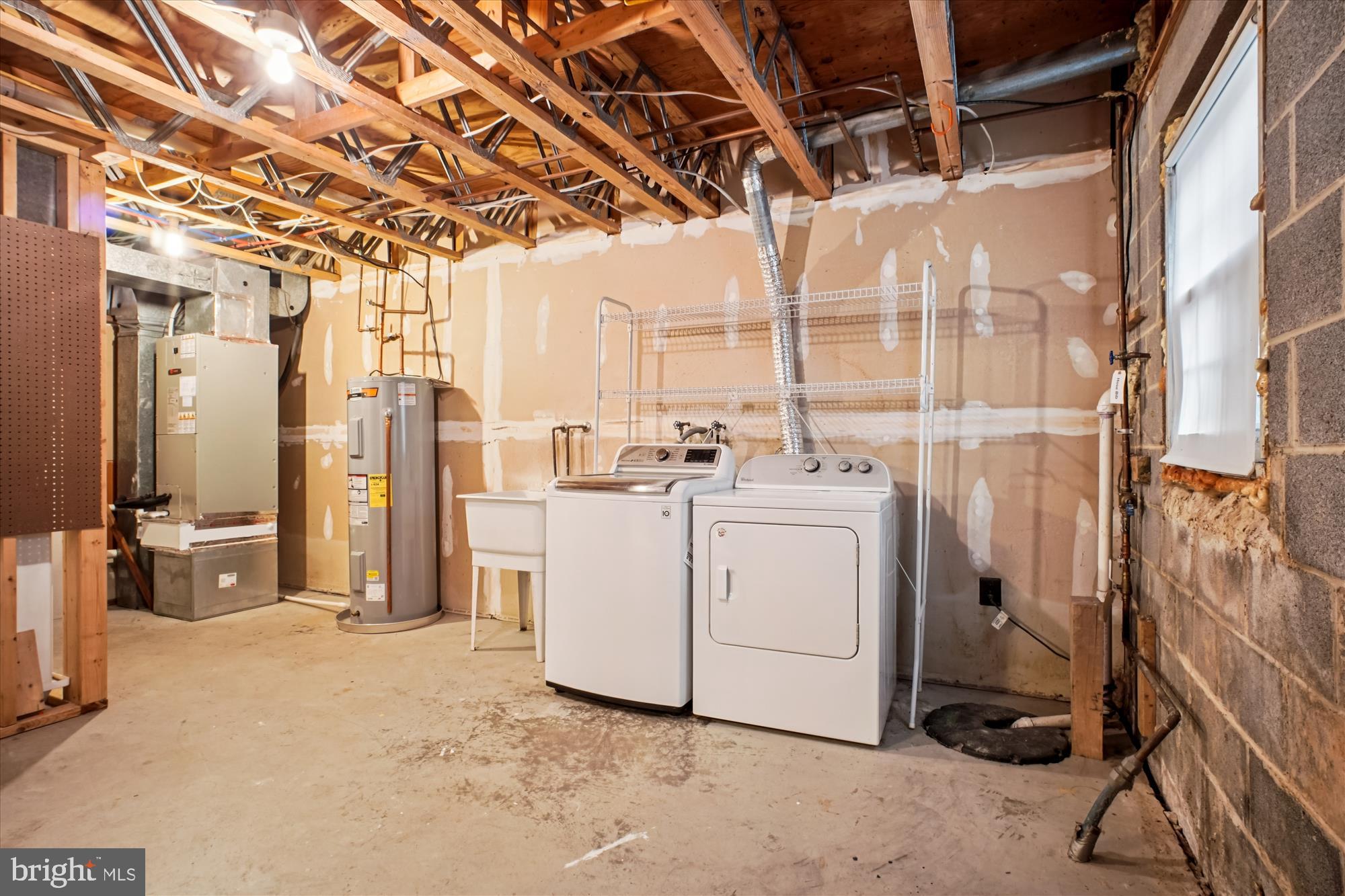 2816 Kelly Square Vienna, VA 22181 - Photo 49 of 73 Laundry/ Utility/ Workshop