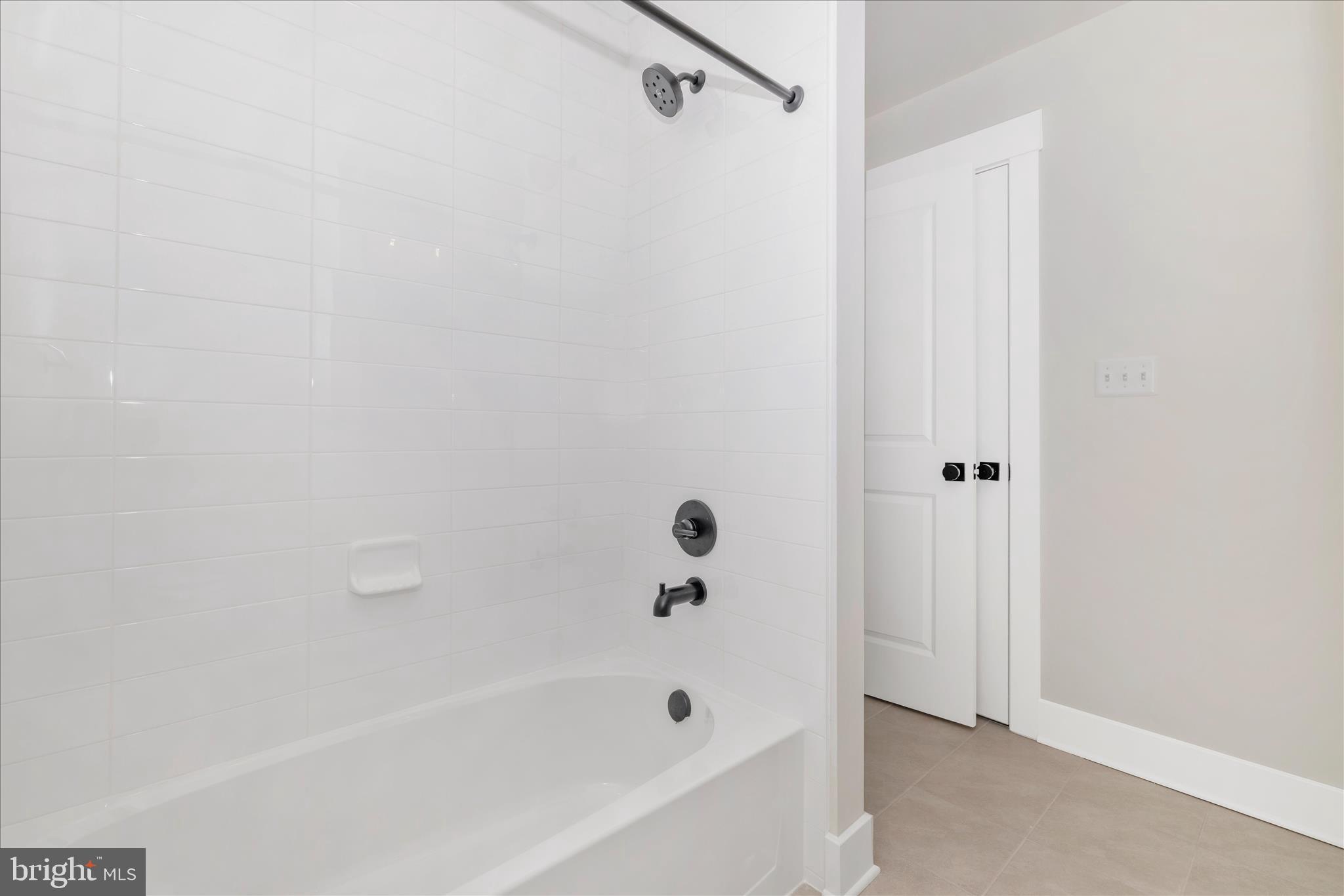 10242 Daysville Road Walkersville, MD 21793 - Photo 37 of 44 a bathroom with a bathtub