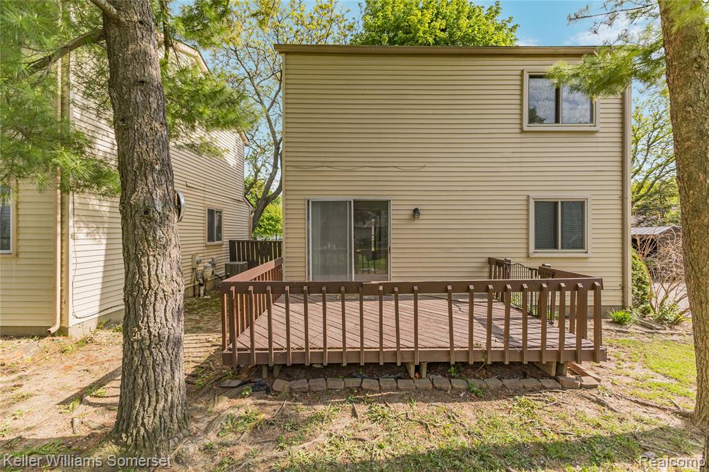 2907 Roundtree Drive Troy, MI 48083 - Photo 30 of 33
