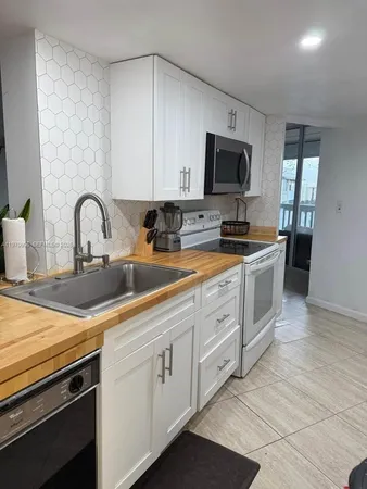 $170,000 | 6911 Environ Boulevard, Unit 8L, Lauderhill, FL 33319