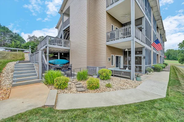 $398,000 | 1209 Mariners Way, Unit 72, Huddleston, VA 24104