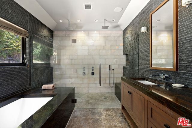 $2,848,000 | 3300 North Knoll Drive, Los Angeles, CA 90068