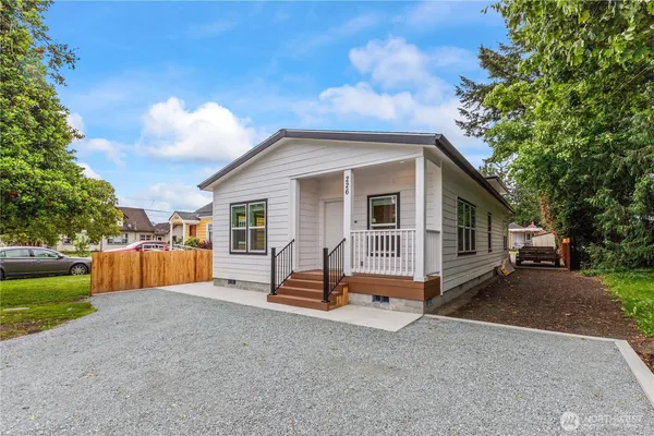 $570,000 | 226 East Orange Avenue, Burlington, WA 98233