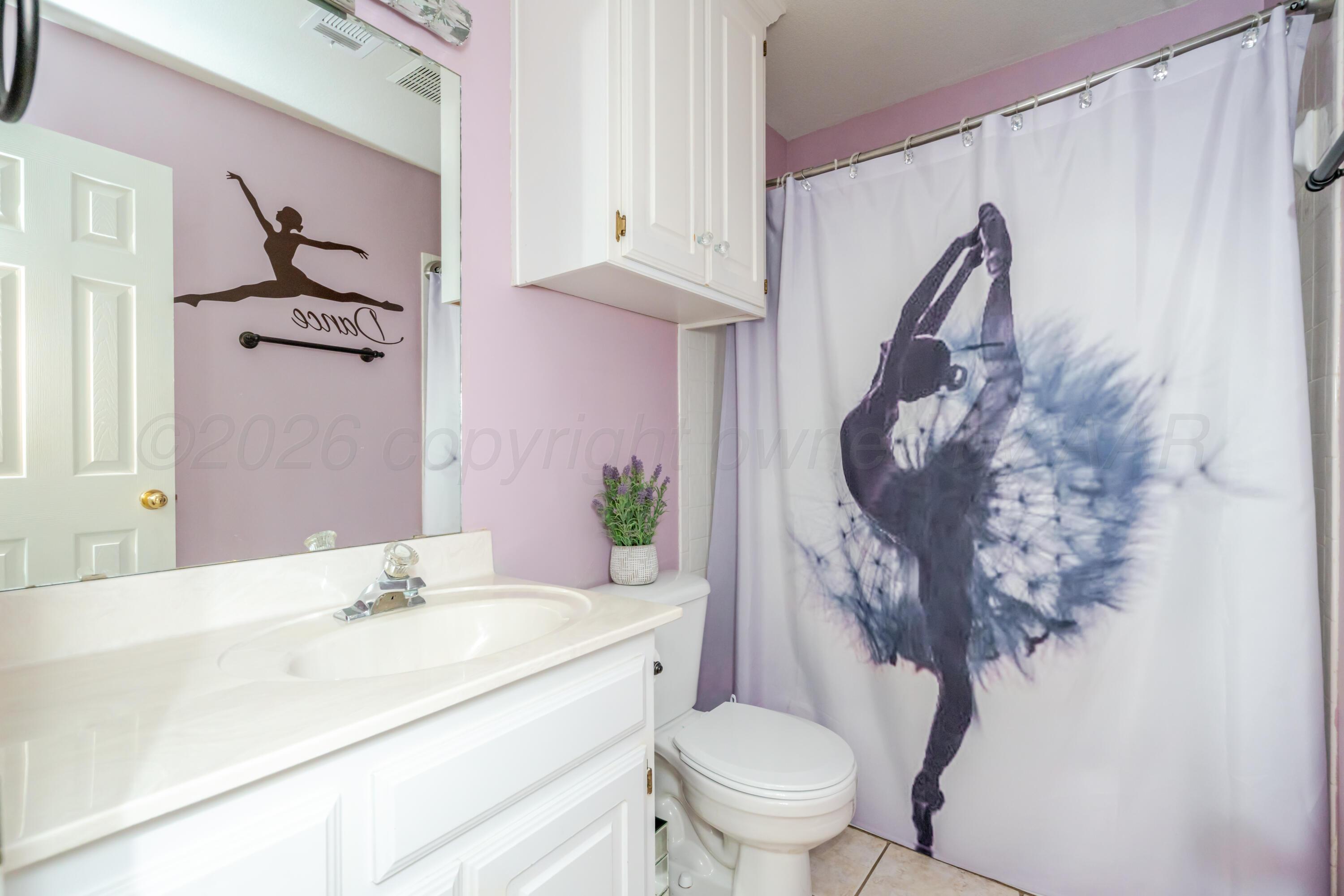 6108 Rutgers Street Amarillo, TX 79109 - Photo 23 of 32 Hall Bath 1