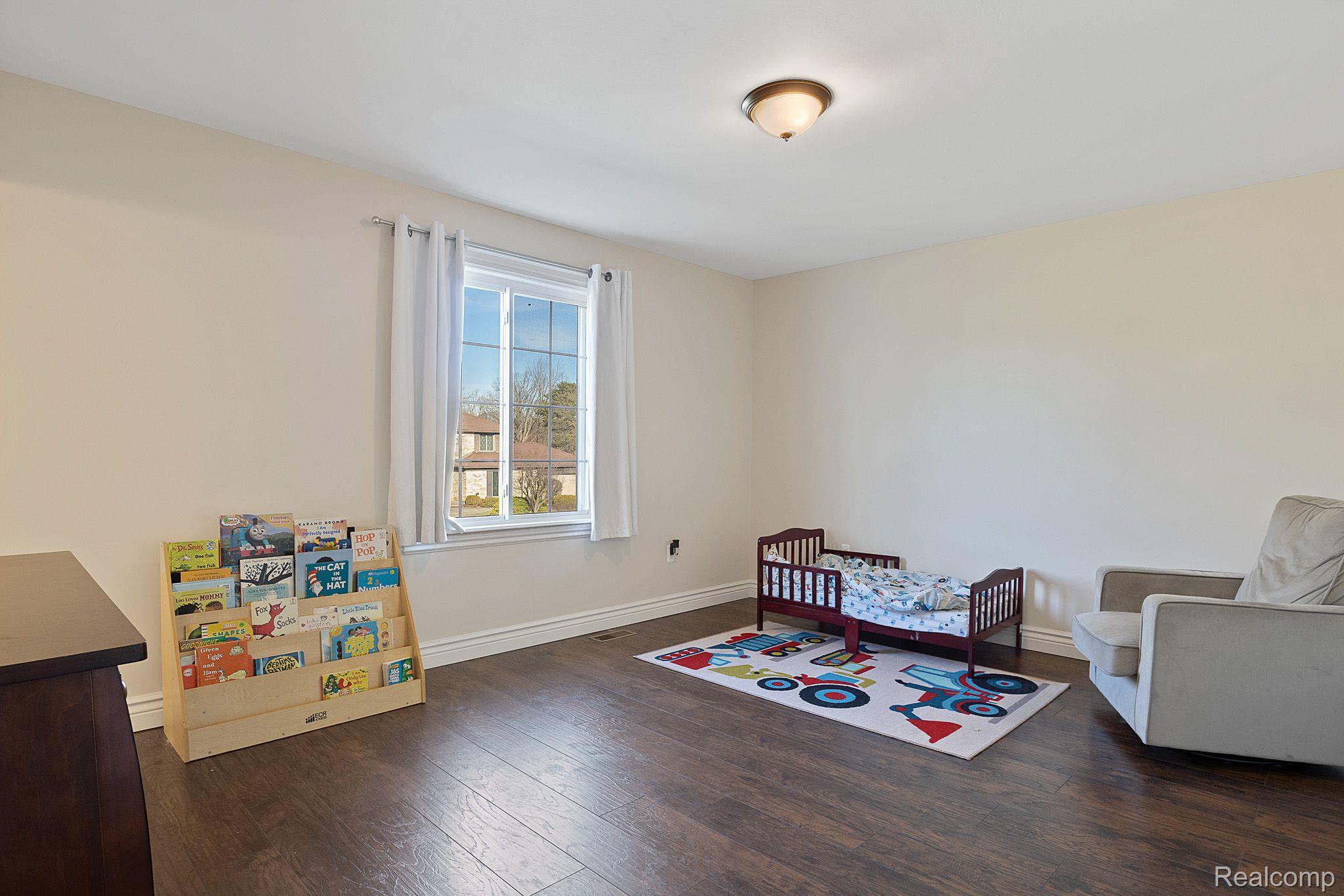 35335 Spring Hill Road Farmington, MI 48331 - Photo 32 of 48 Gallery Image 32