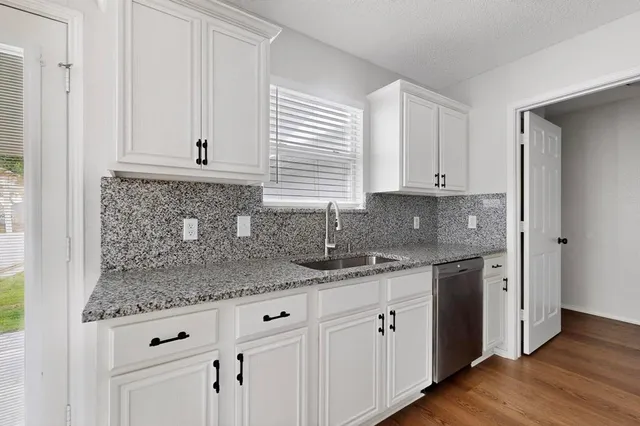 $2,095 | 2864 Hampshire Lane, Rockwall, TX 75032