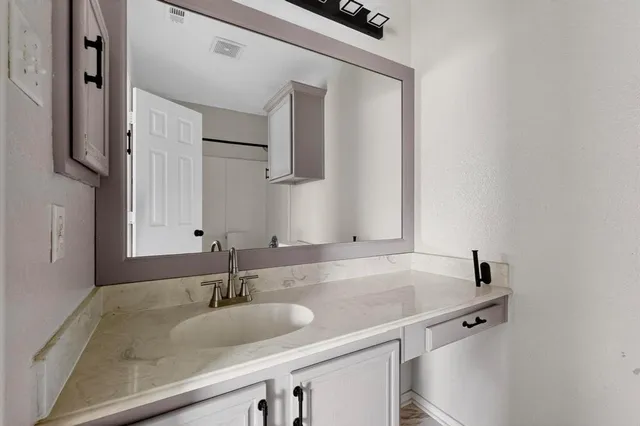 $2,095 | 2864 Hampshire Lane, Rockwall, TX 75032