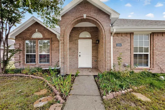 $2,095 | 2864 Hampshire Lane, Rockwall, TX 75032