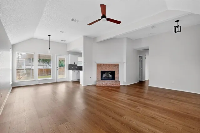 $2,095 | 2864 Hampshire Lane, Rockwall, TX 75032