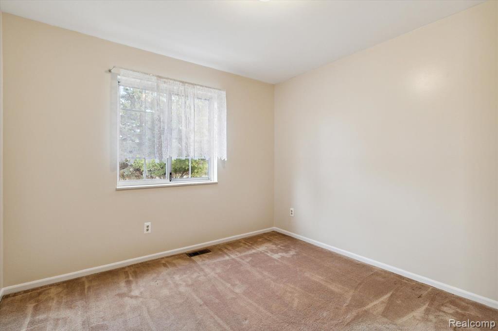 4163 West Thompson Road Linden, MI 48451 - Photo 8 of 15
