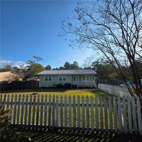 $1,400 | Undisclosed Address, Lacombe, LA 70445