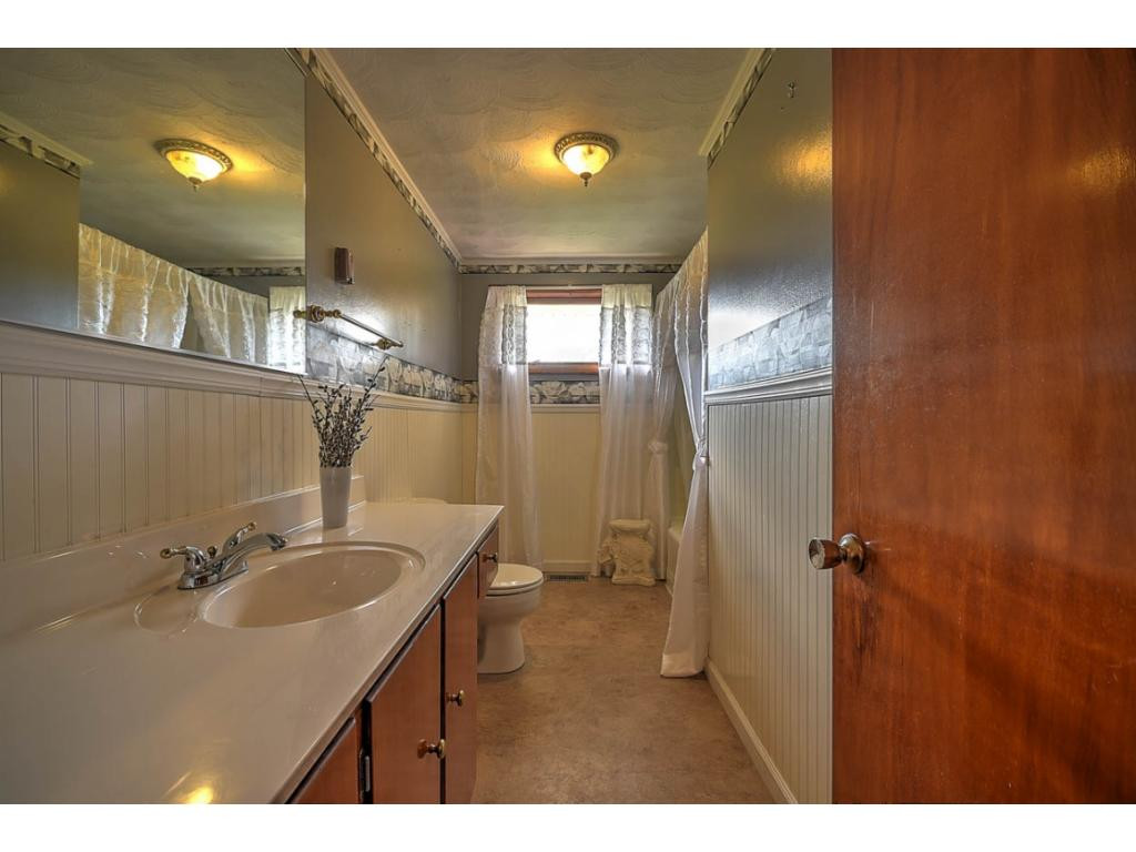 143 Highway 93 Fall Branch, TN 37656 - Photo 11 of 25 Photo 12