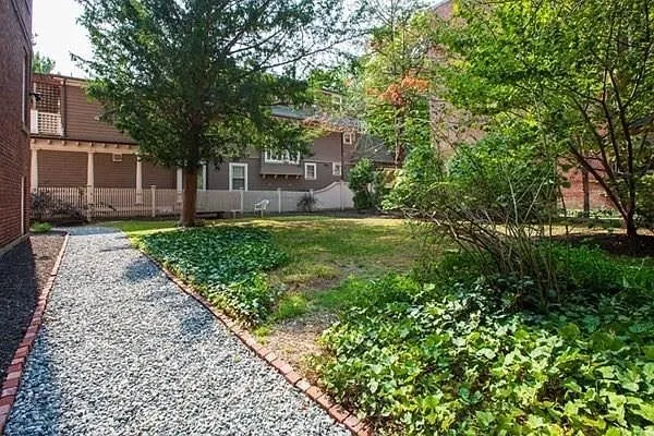 $2,400 | 16 Chauncy Street, Unit G, Cambridge, MA 02138