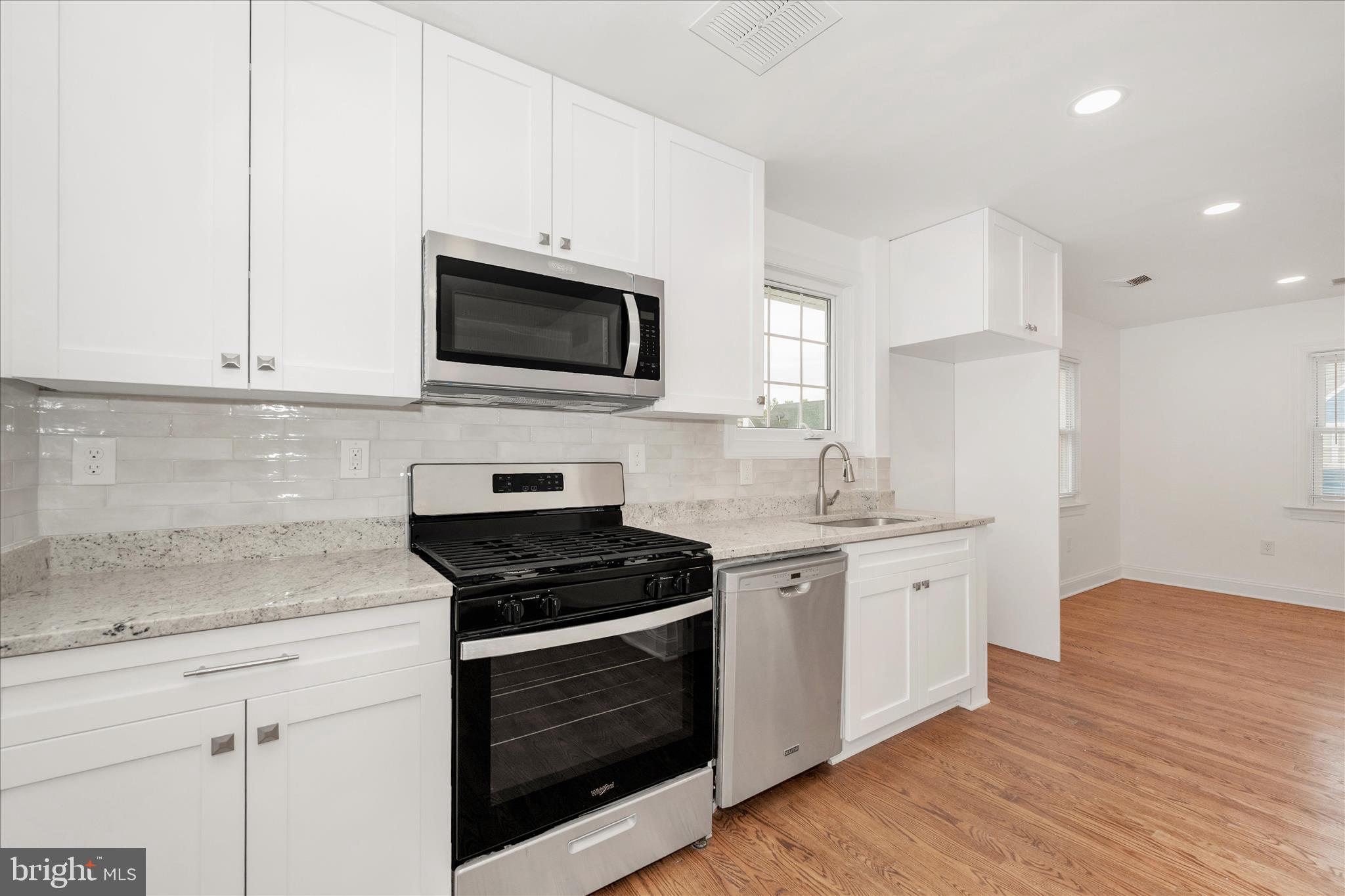 1925 Queensway Baltimore, MD 21222 - Photo 12 of 53 Kitchen