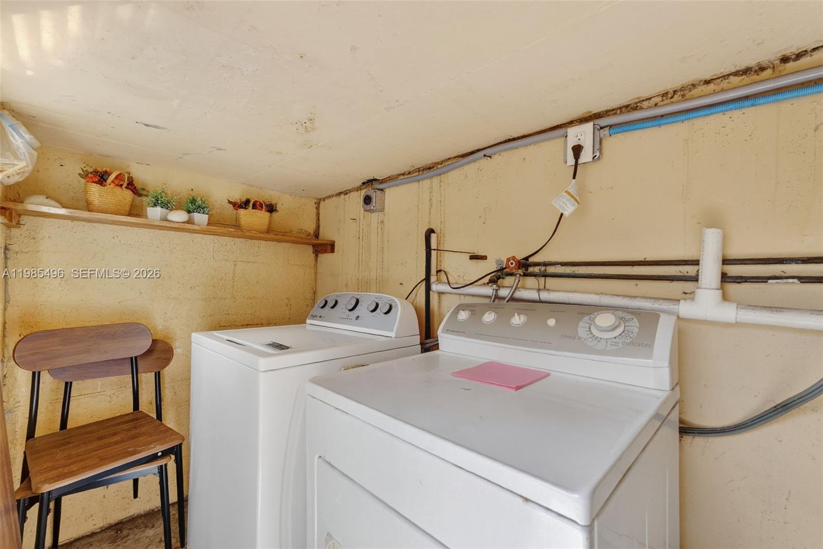 440 East 37th Street Hialeah, FL 33013 - Photo 13 of 27 a utility room with dryer and washer