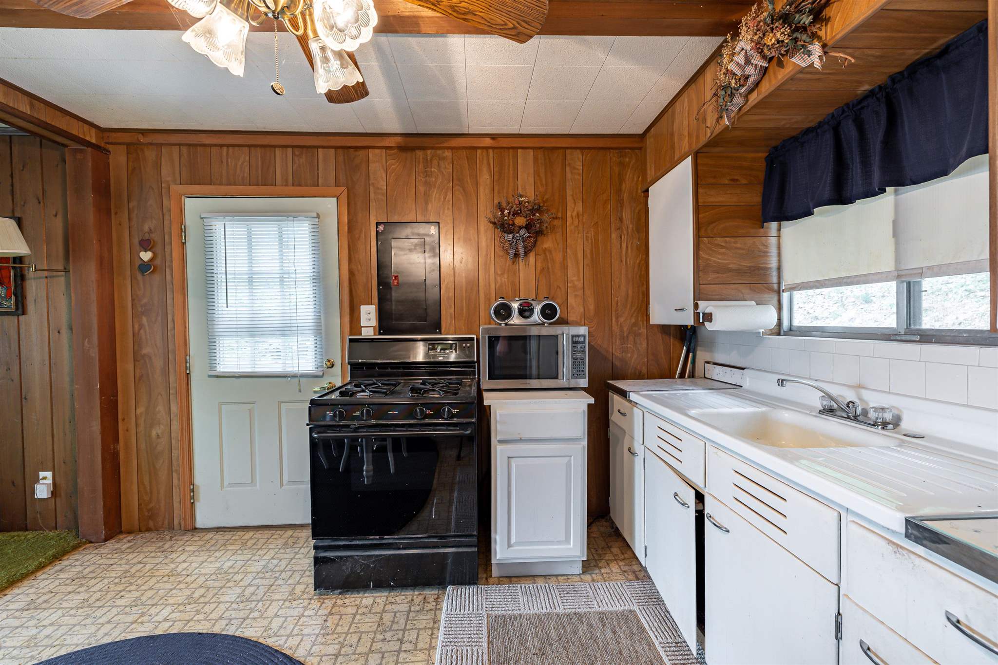 540 Pine Knob Road Stanley, VA 22851 - Photo 7 of 38 Gallery Image 7