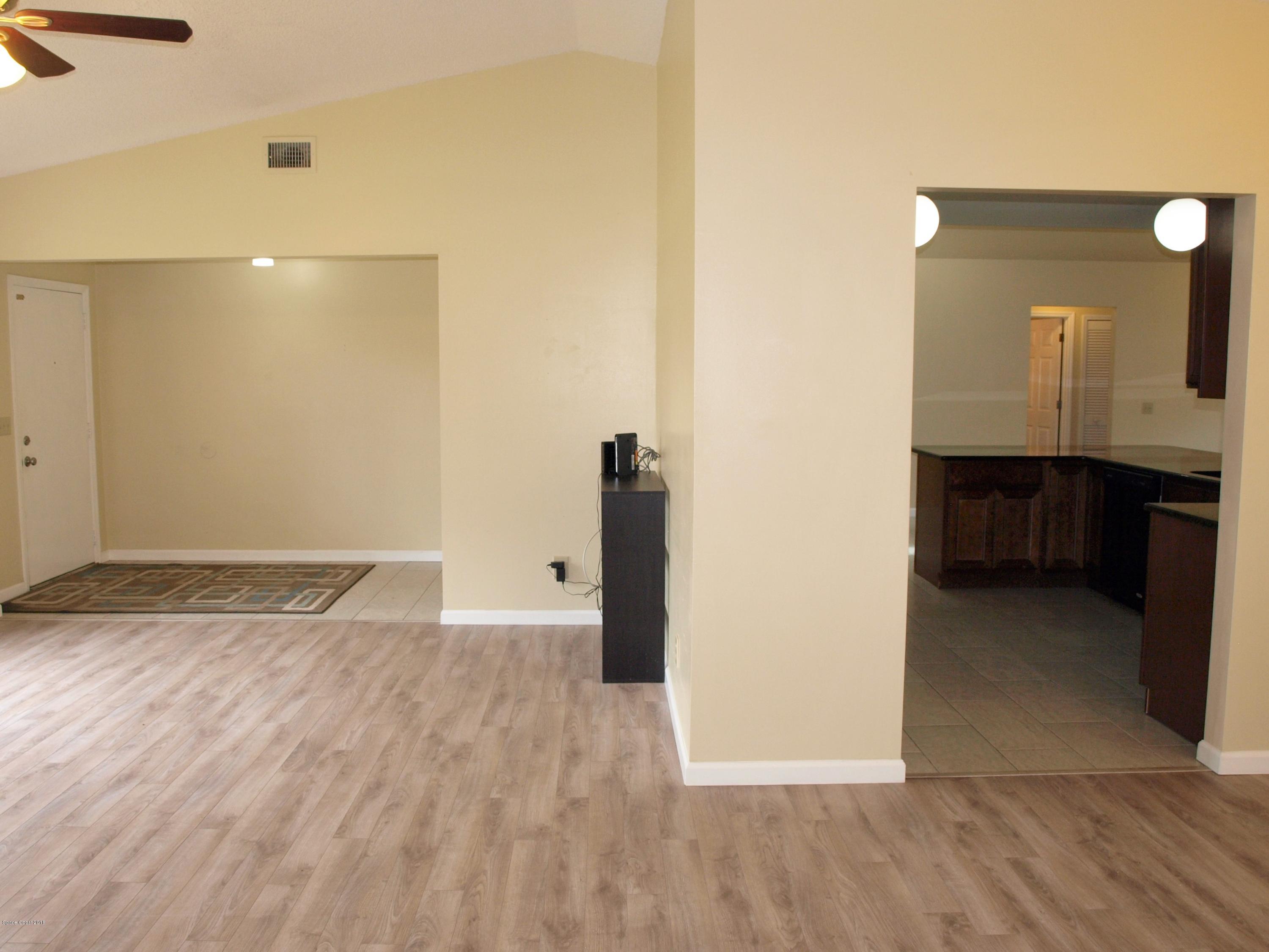 164 Oak Lake Road Melbourne, FL 32901 - Photo 2 of 35 Living Room View