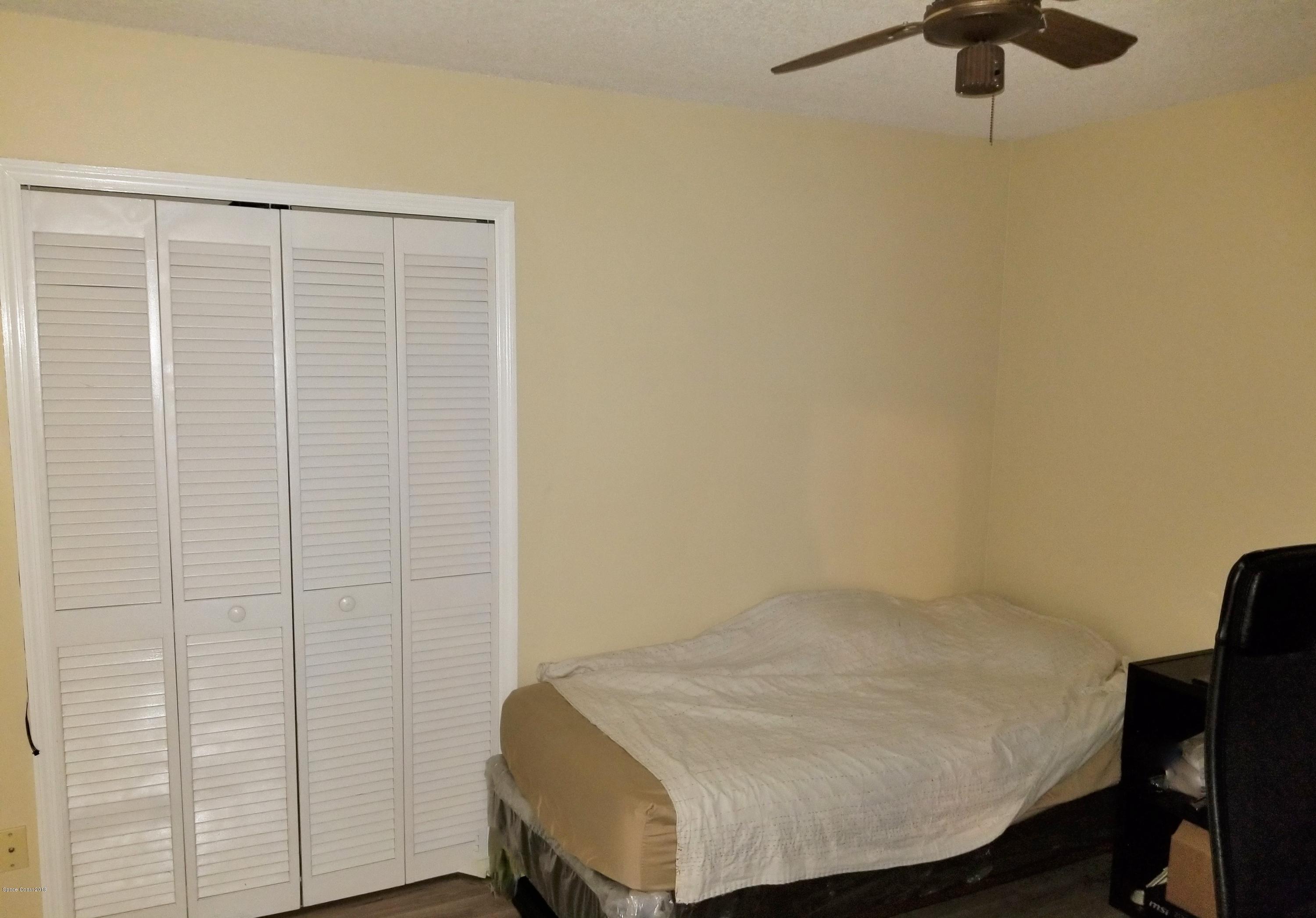 164 Oak Lake Road Melbourne, FL 32901 - Photo 17 of 35 Guest Middle Bedroom