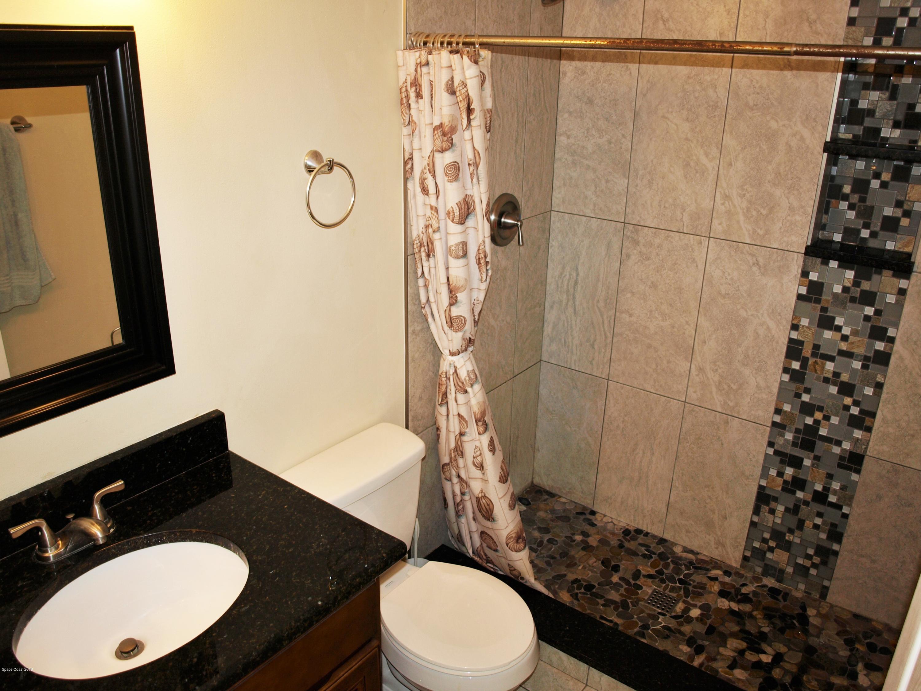 164 Oak Lake Road Melbourne, FL 32901 - Photo 20 of 35 Guest Bath