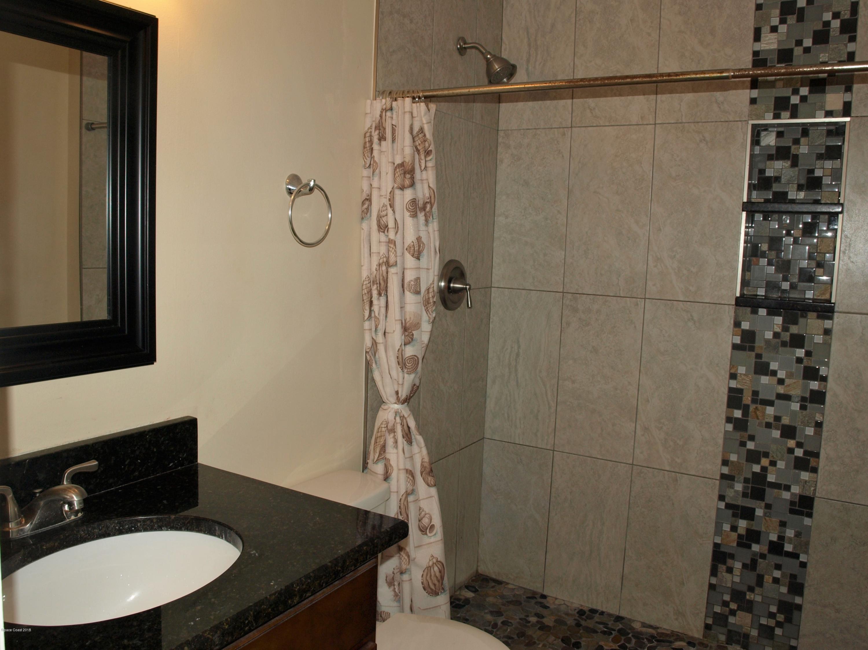 164 Oak Lake Road Melbourne, FL 32901 - Photo 22 of 35 Guest Bath