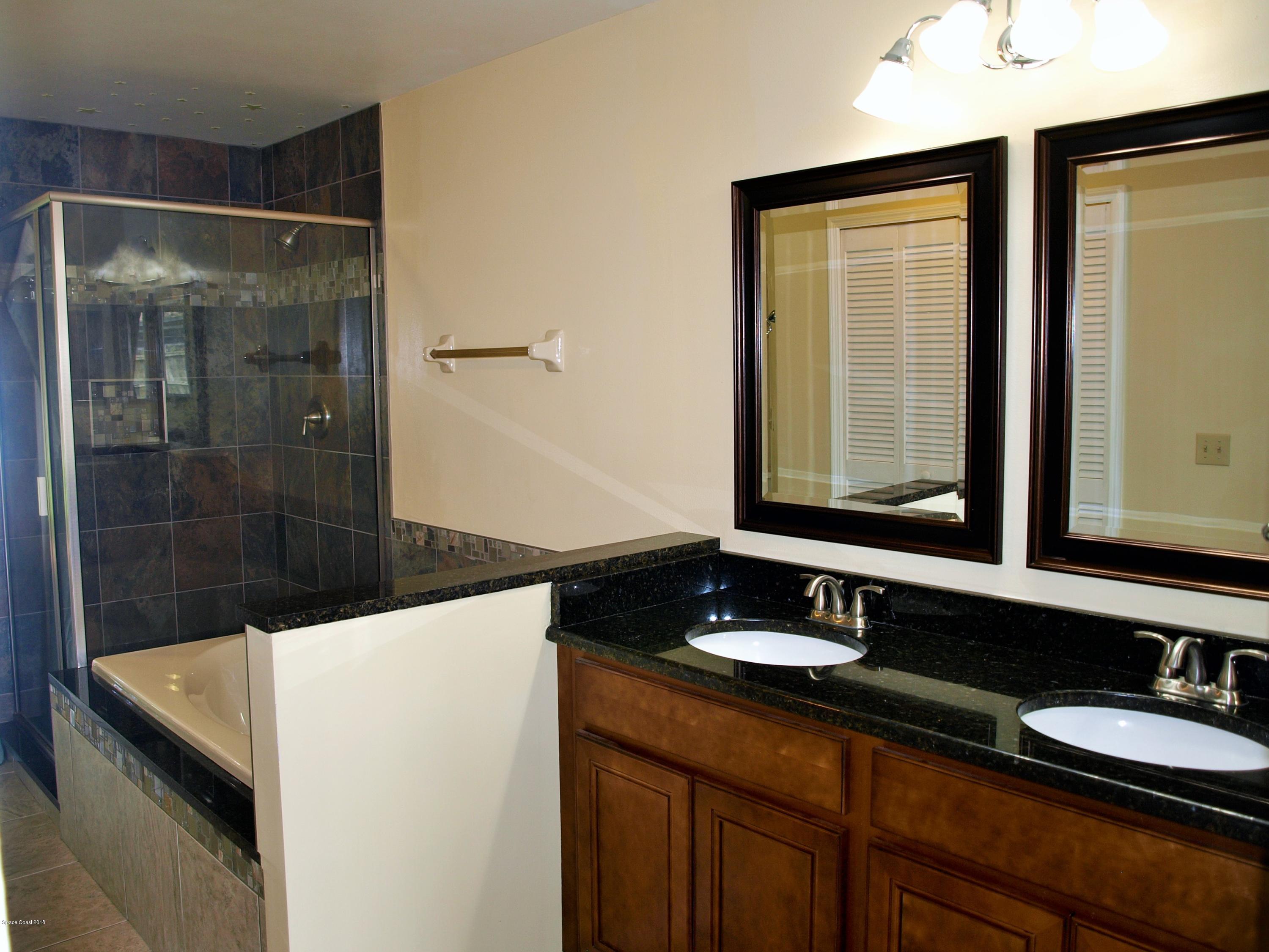 164 Oak Lake Road Melbourne, FL 32901 - Photo 28 of 35 Master Bath