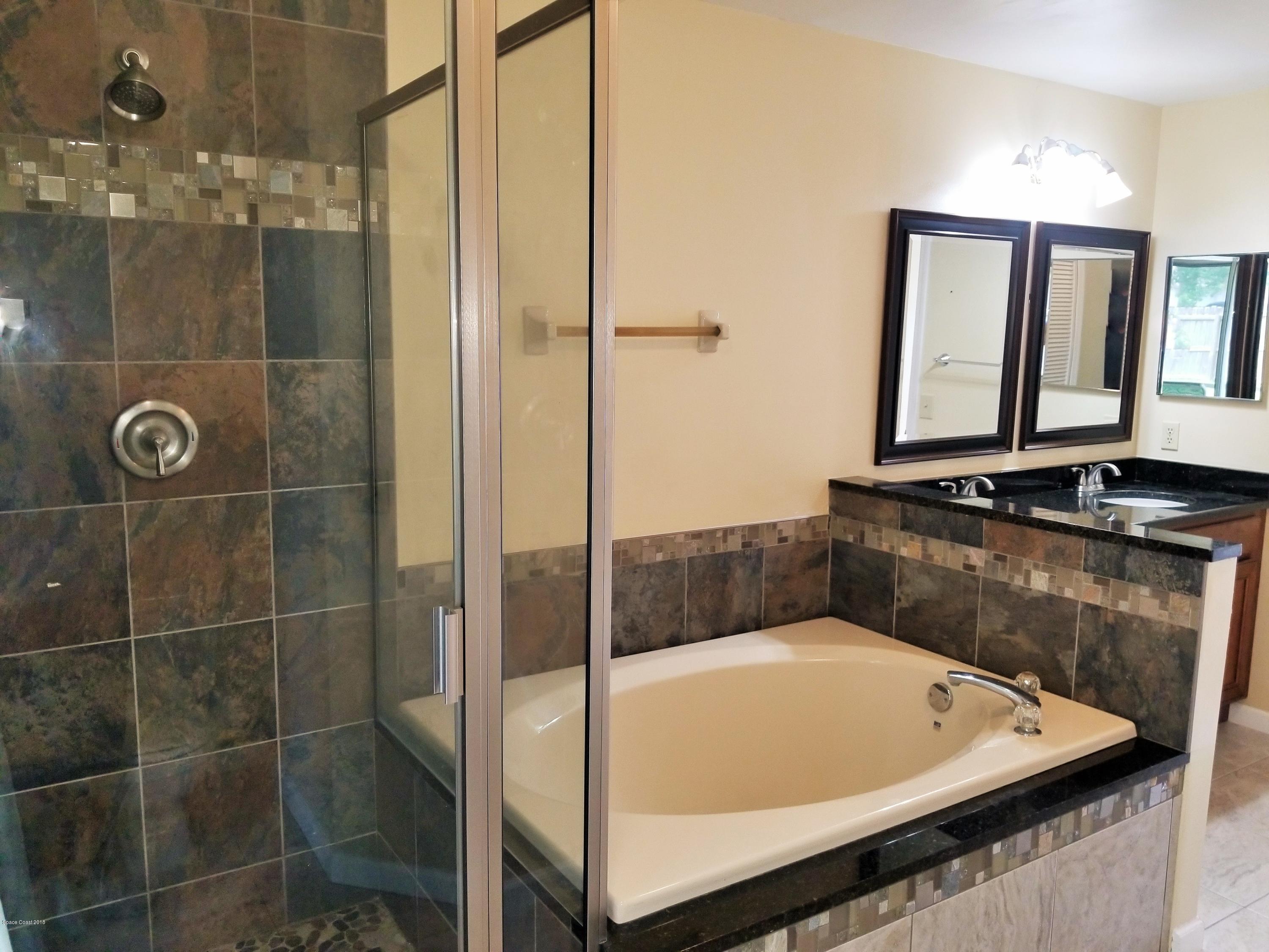 164 Oak Lake Road Melbourne, FL 32901 - Photo 29 of 35 Master Bath