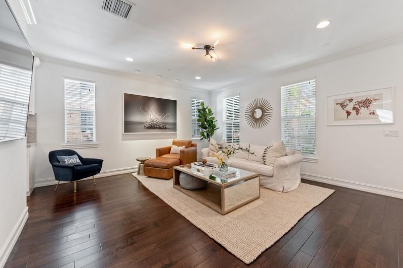 127 Madison Lane Delray Beach, FL 33444 - Photo 2 of 20 Living room