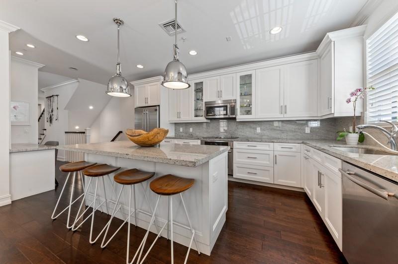 127 Madison Lane Delray Beach, FL 33444 - Photo 4 of 20 Kitchen