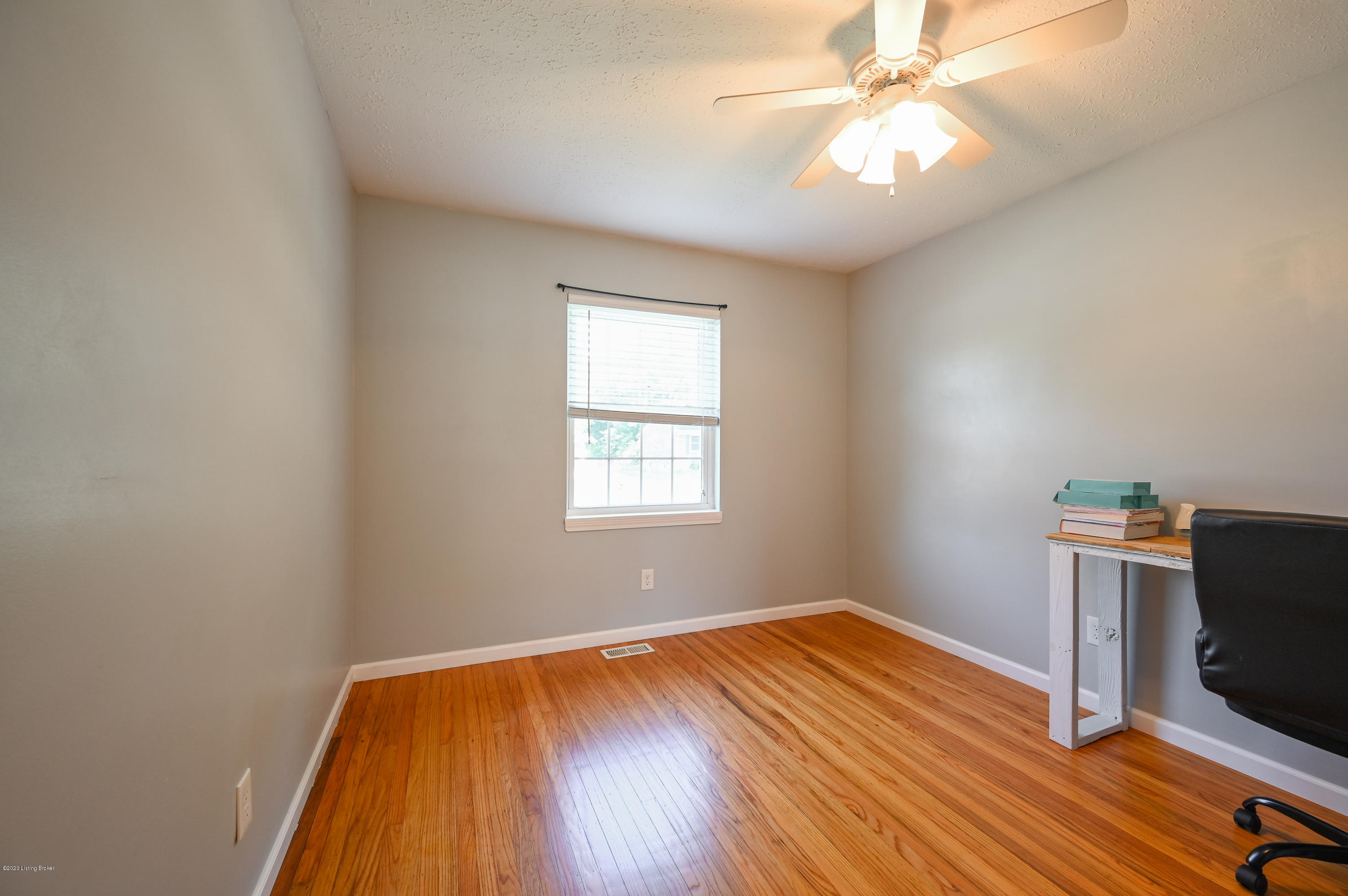 158 Overlook Road Louisville, KY 40229 - Photo 10 of 23 Bedroom 1