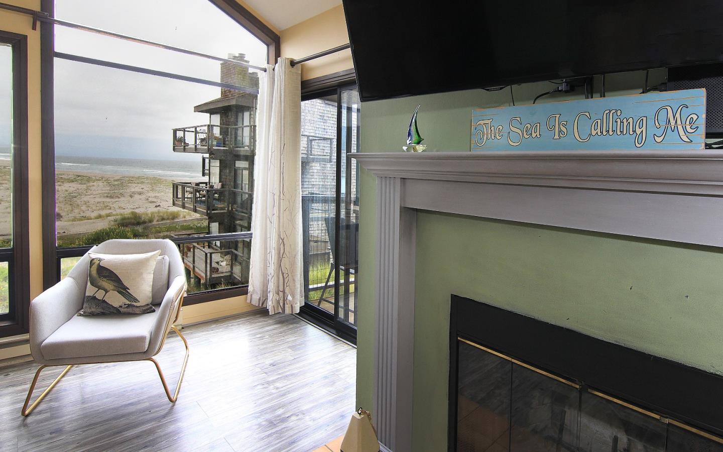 66 Pelican Point Watsonville, CA 95076 - Photo 12 of 30 a room with furniture and a window