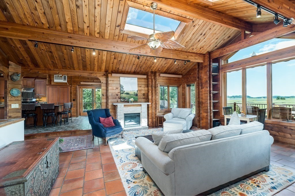111 Jeffrey's Neck Road Ipswich, MA 01938 - Photo 8 of 34 Gallery Image 8